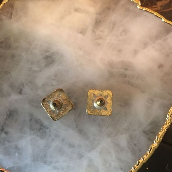 SOME PRETTY Little Earrings Bigger than a Stud! - Picture 3 of 14